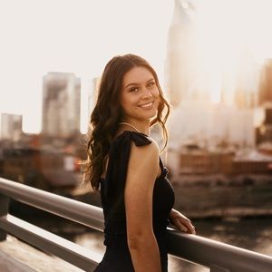 Meet your Posher, Mira